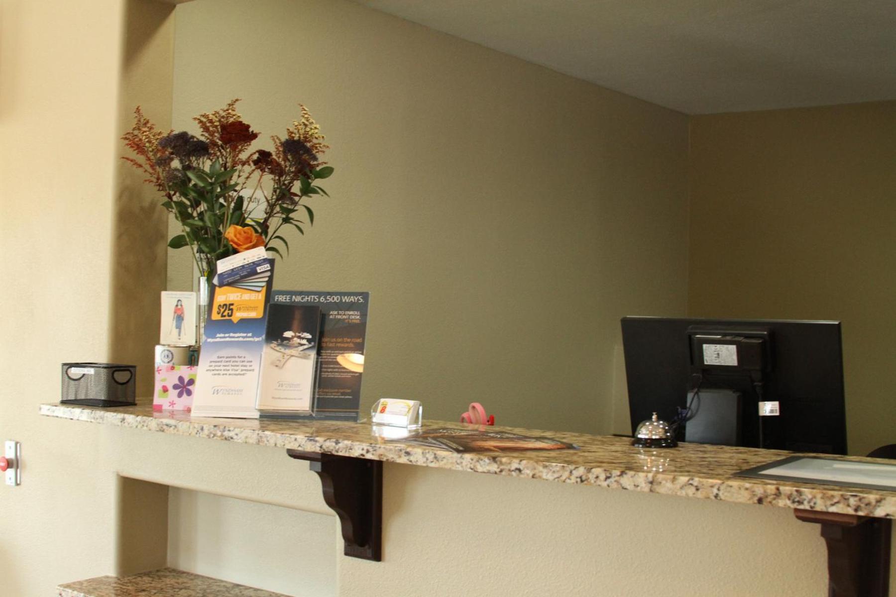 Motel Super 8 By Wyndham Montrose Esterno foto
